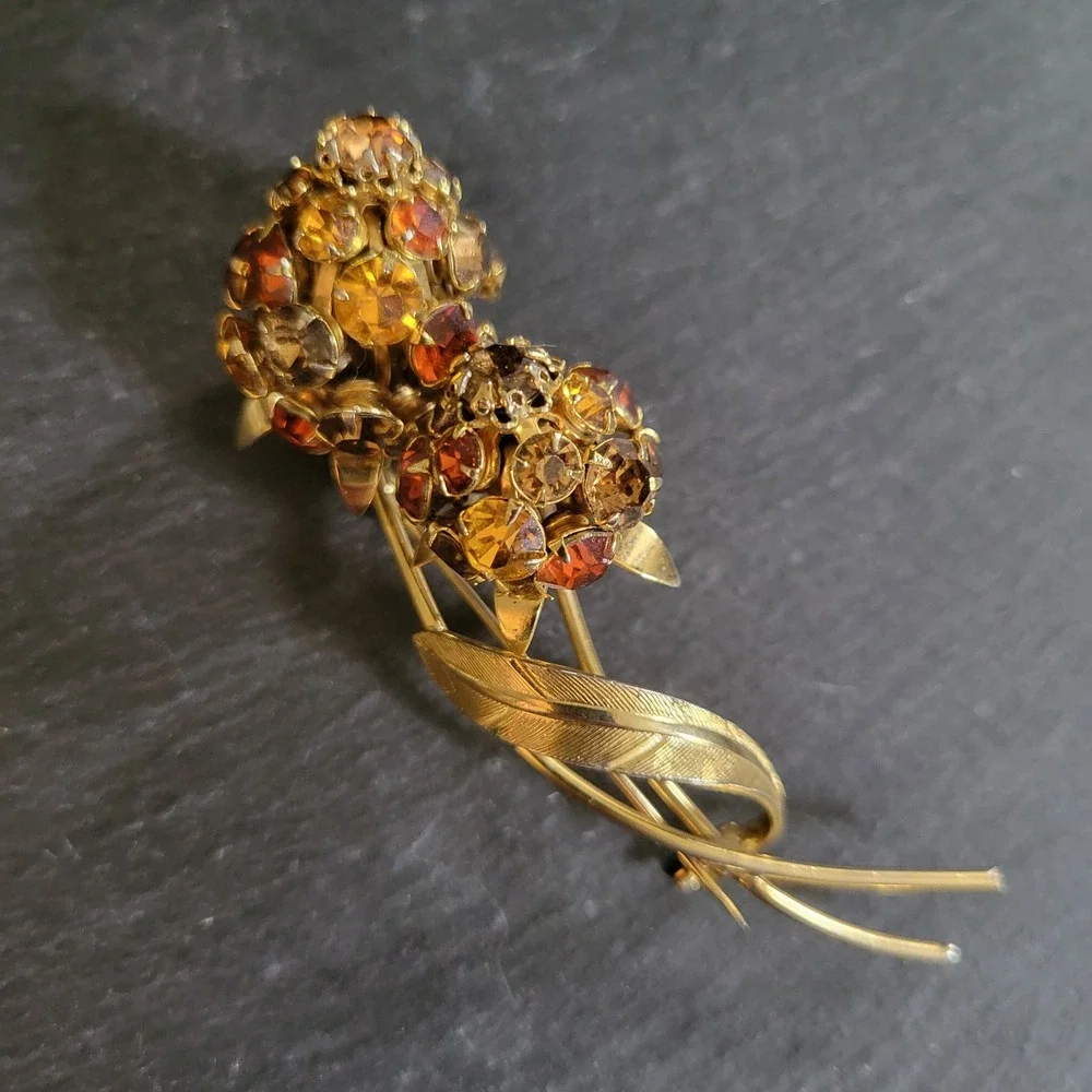 Vintage Gold Tone Amber Rhinestone Flower Floral Brooch Pin OS Cottagecore 60s